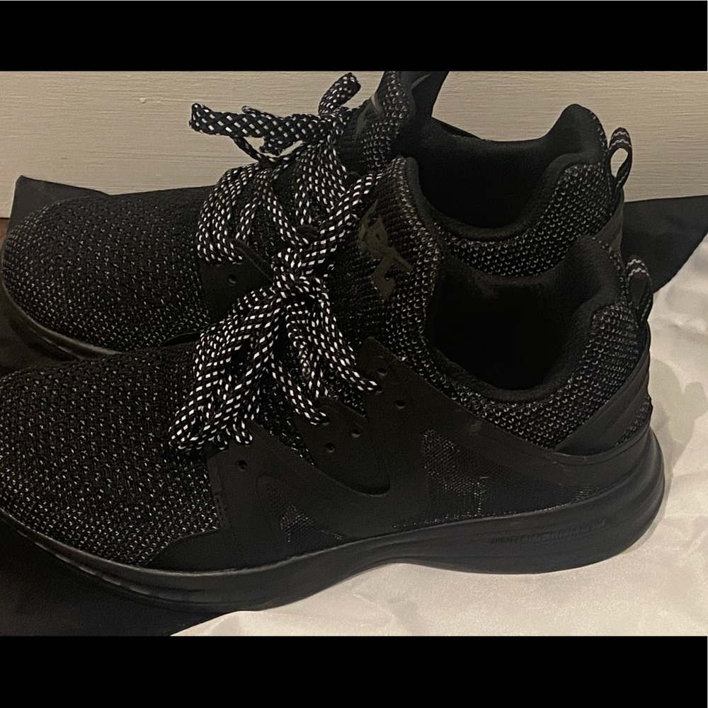 Lululemon APL Ascend Sneakers - womens 8 - with bag